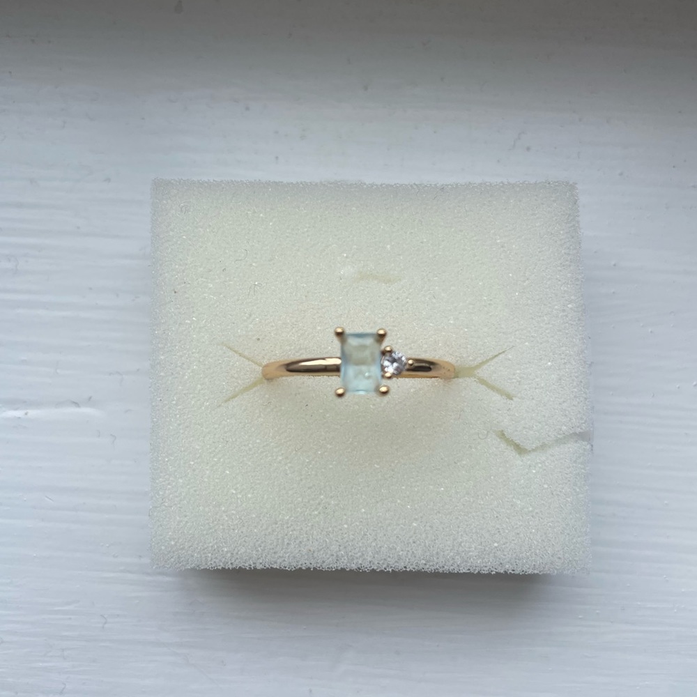 Blue stone ring
